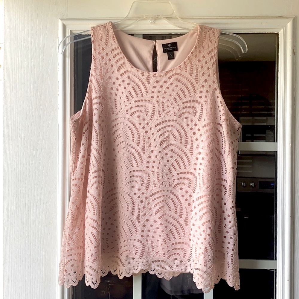 Sleeveless dress shirt